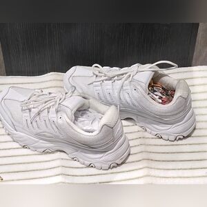 Avia Women's White Sneakers Excellent Condition Size 7